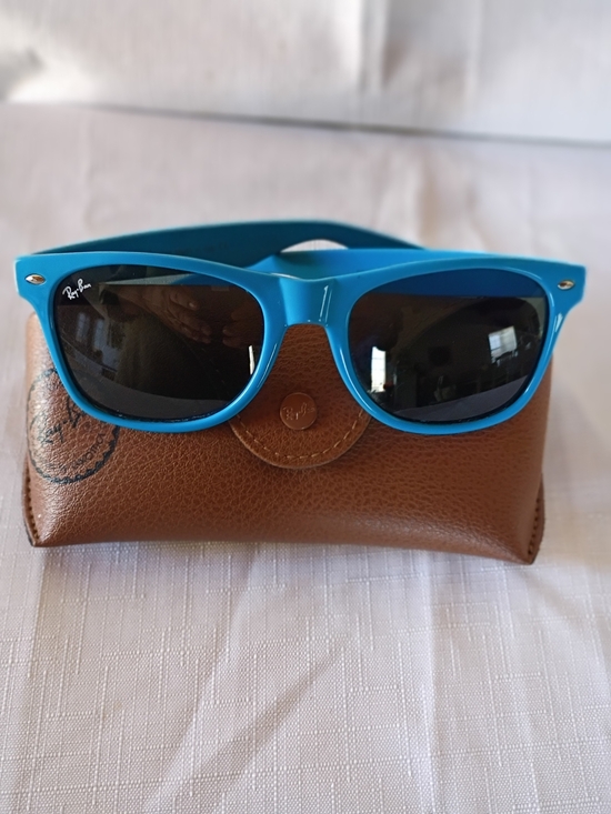 Ray-Ban Turquoise Wayfarer Sunglasses with Black Lenses Made In Italy Authentic main image 9